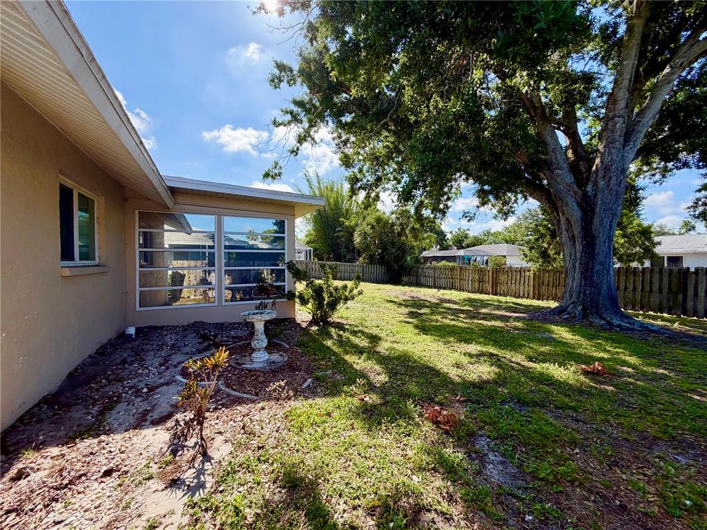 4892 GREENCROFT ROAD