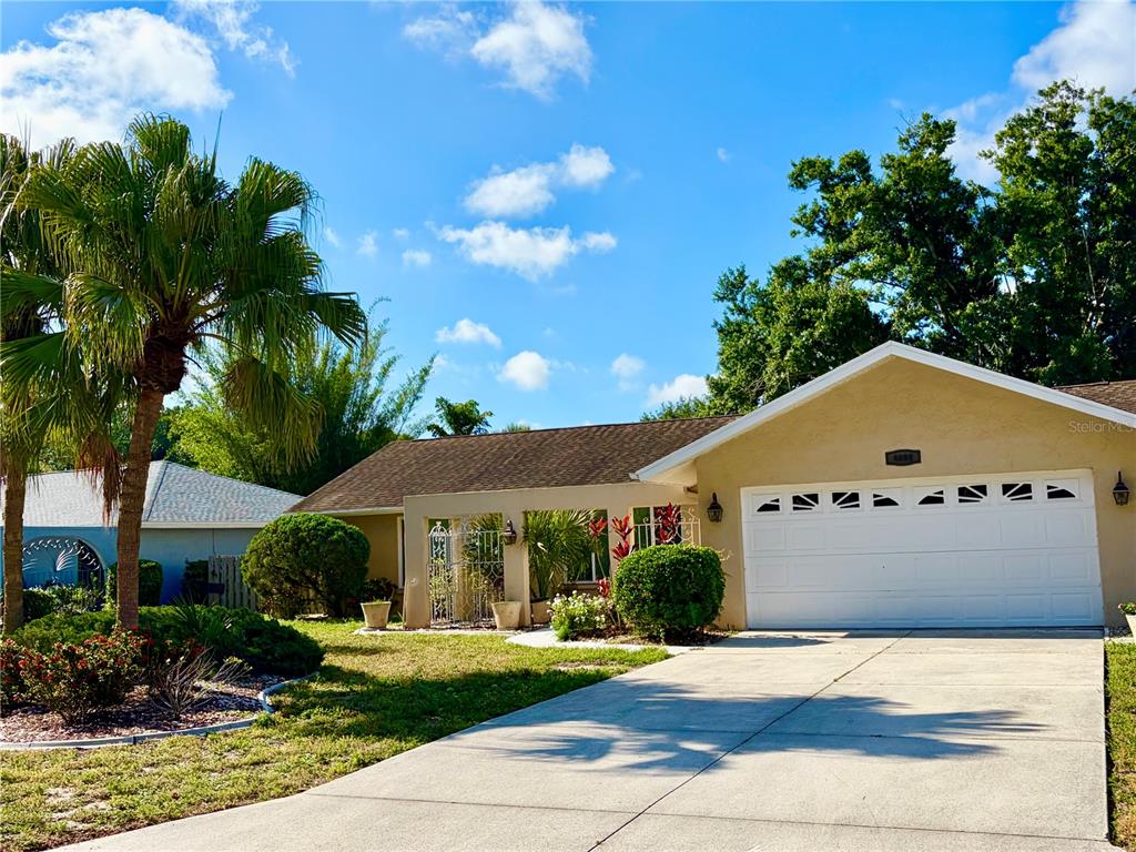 4892 GREENCROFT ROAD