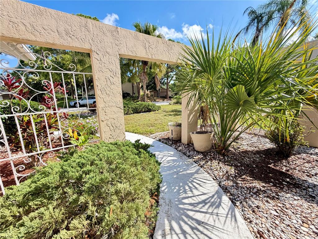 4892 GREENCROFT ROAD