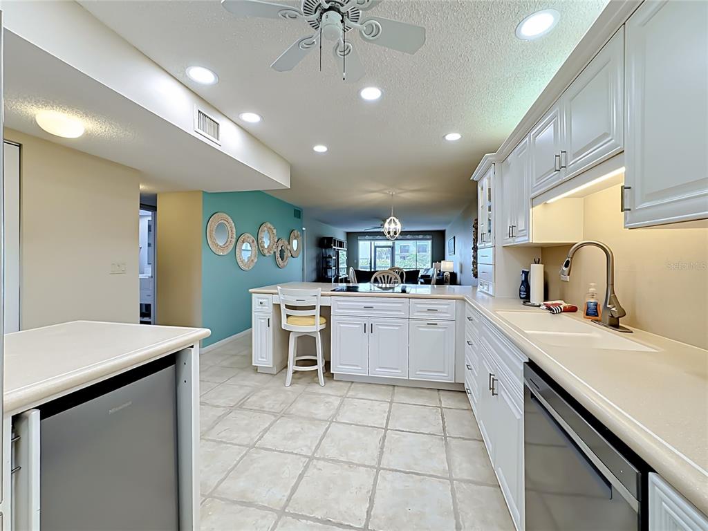 1515 PELICAN POINT DRIVE UNIT 