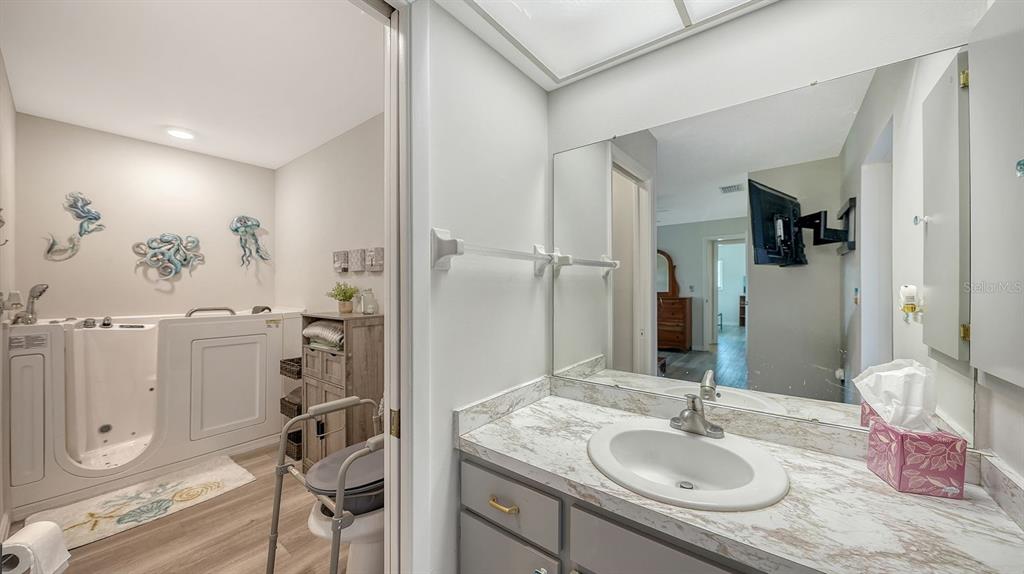 2902 CAPTIVA GARDENS DRIVE UNI