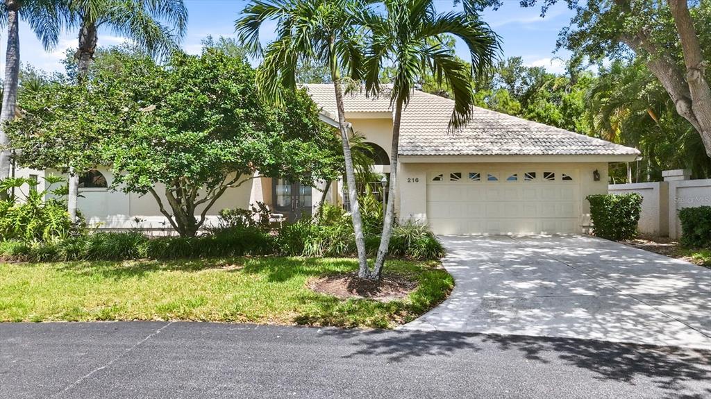 216 CARRIAGE HOUSE LANE UNIT 2
