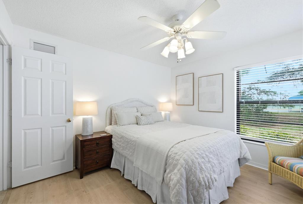 216 CARRIAGE HOUSE LANE UNIT 2