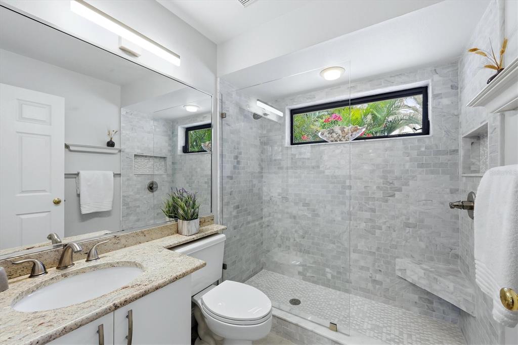 216 CARRIAGE HOUSE LANE UNIT 2