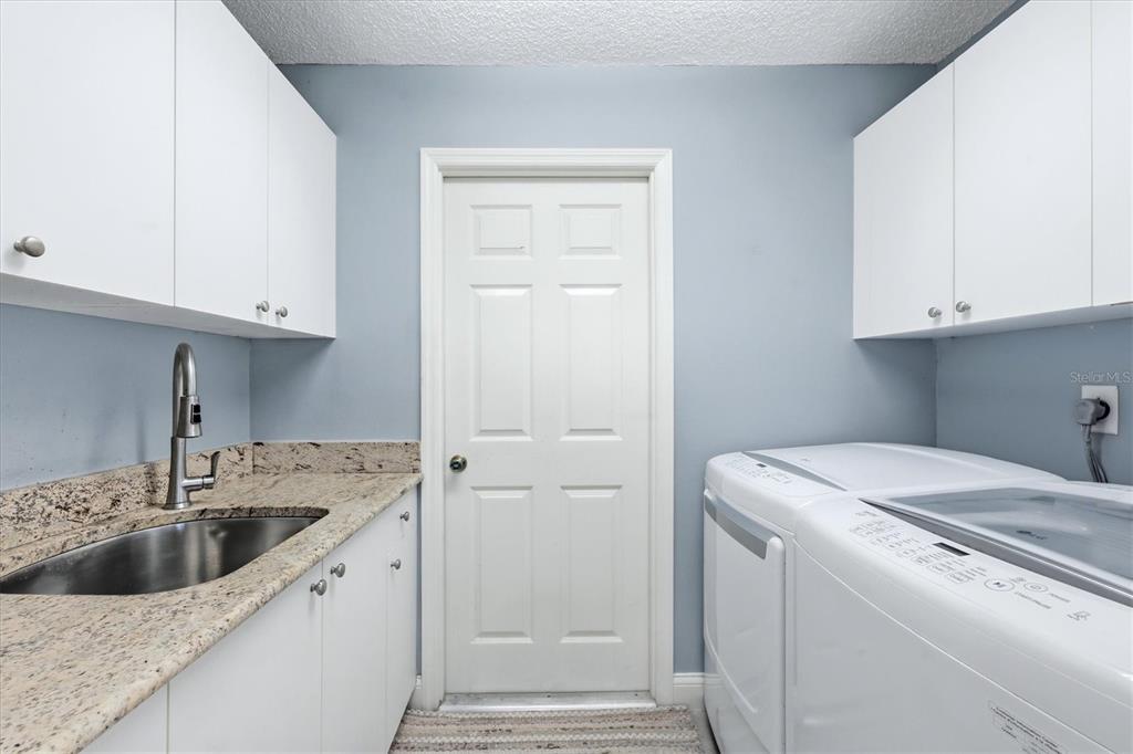 216 CARRIAGE HOUSE LANE UNIT 2
