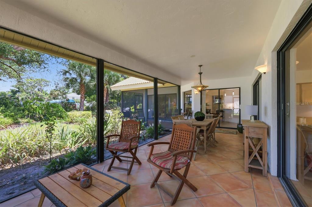 216 CARRIAGE HOUSE LANE UNIT 2