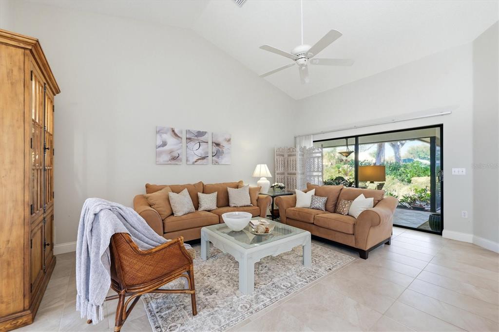 216 CARRIAGE HOUSE LANE UNIT 2