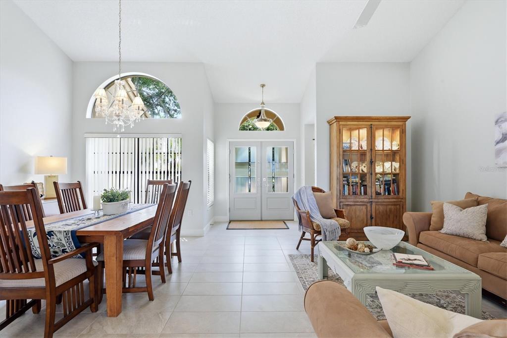 216 CARRIAGE HOUSE LANE UNIT 2