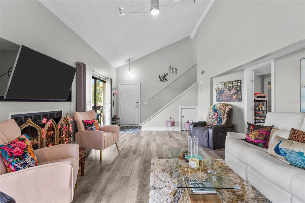 3037 WILLOW GREEN DRIVE UNIT 1