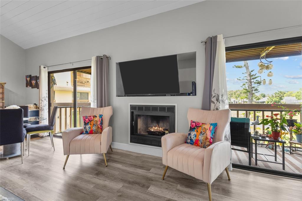 3037 WILLOW GREEN DRIVE UNIT 1