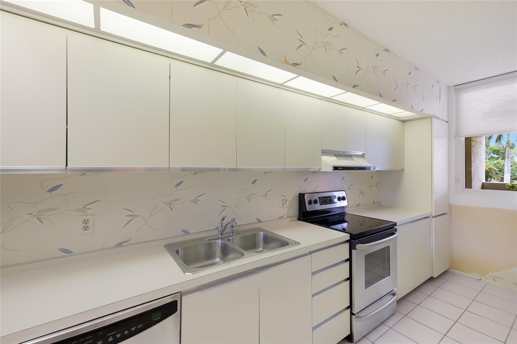 1095 GULF OF MEXICO DRIVE UNIT