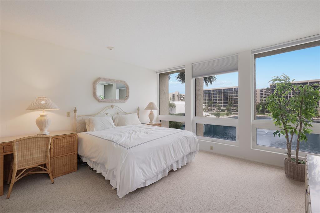1095 GULF OF MEXICO DRIVE UNIT