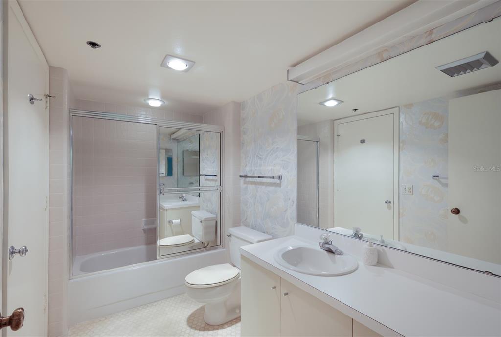 1095 GULF OF MEXICO DRIVE UNIT