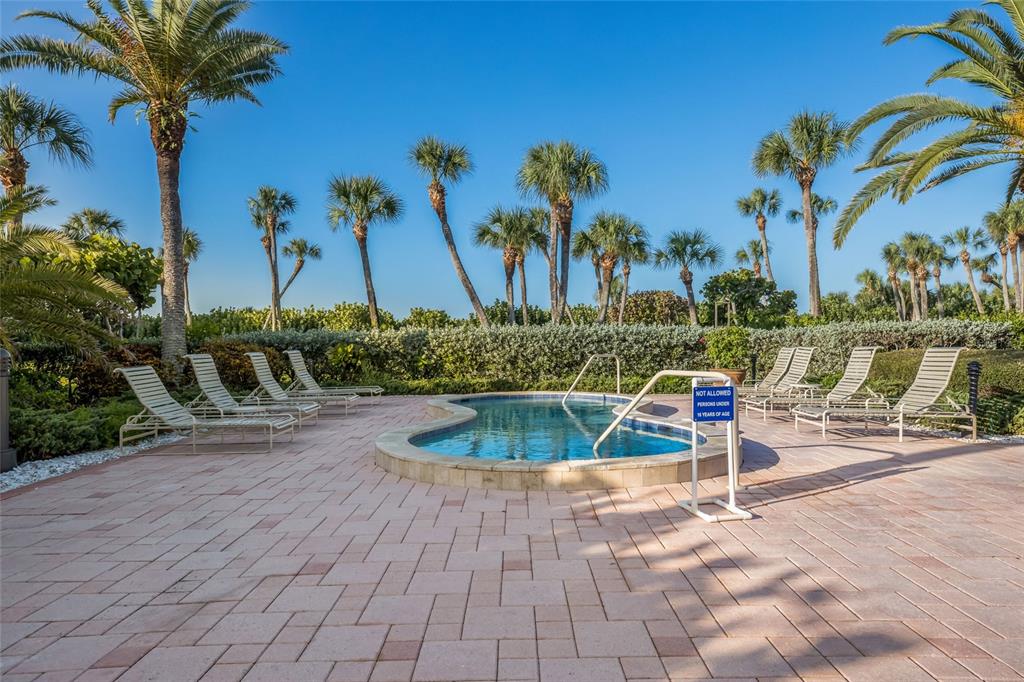 1095 GULF OF MEXICO DRIVE UNIT