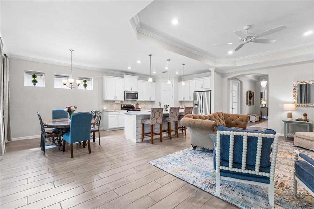 352 TOSCAVILLA BOULEVARD