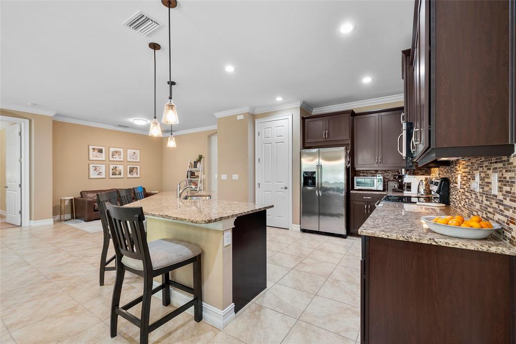 1015 BLUFFWOOD DRIVE