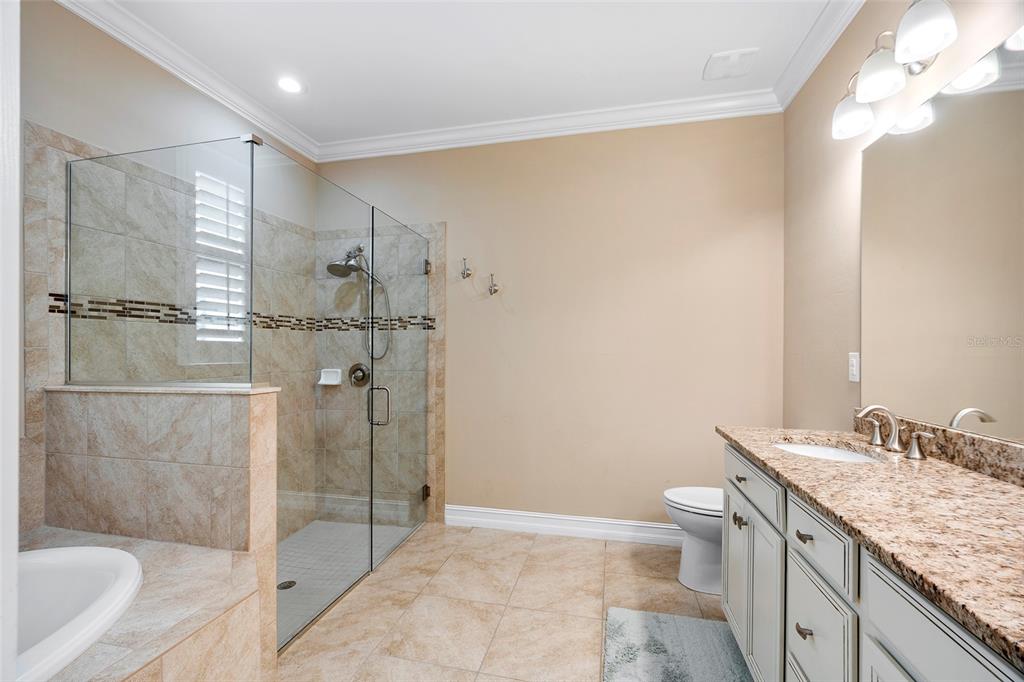1015 BLUFFWOOD DRIVE