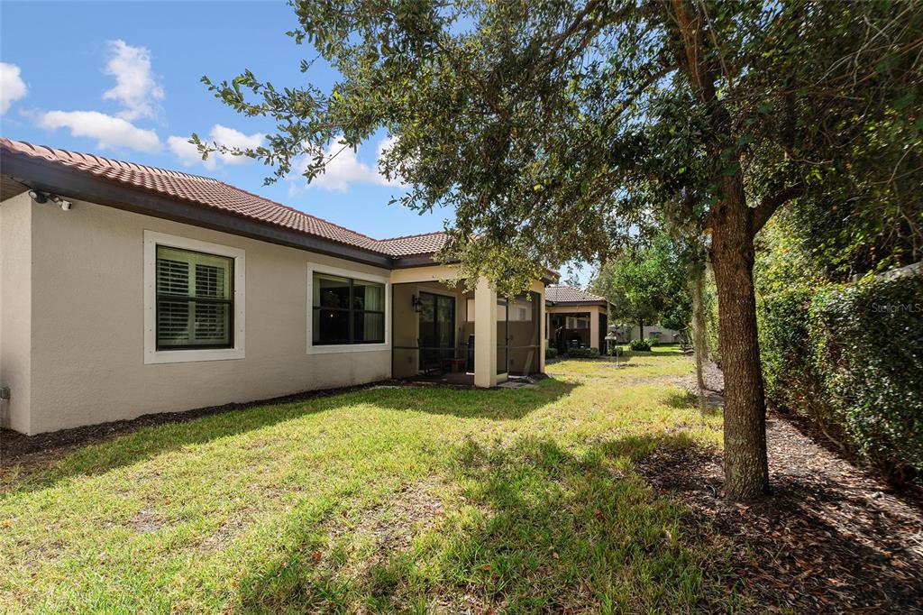 1015 BLUFFWOOD DRIVE