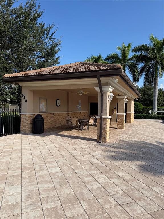 1015 BLUFFWOOD DRIVE