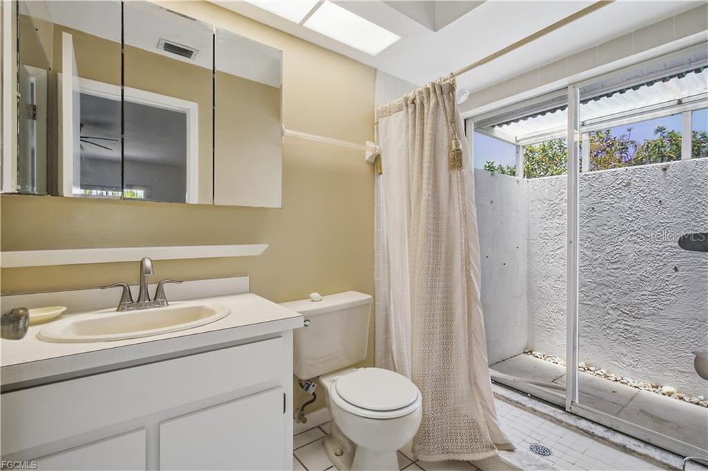 1513 SW 44TH STREET gallery image #21