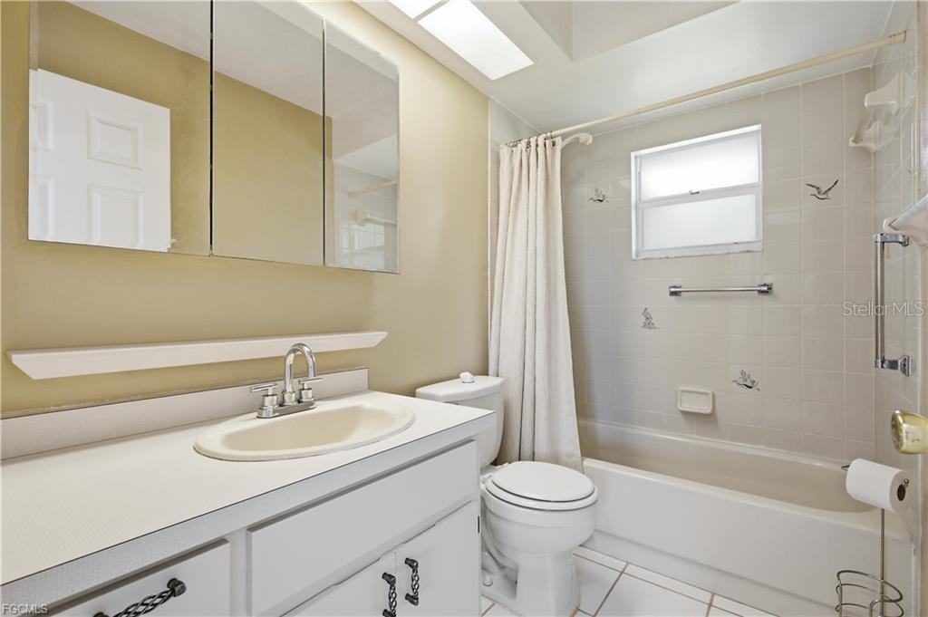 1513 SW 44TH STREET gallery image #25