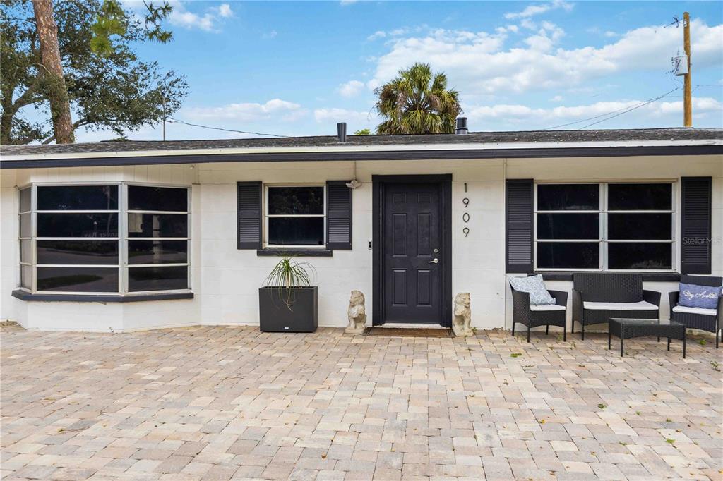 1909 BUCCANEER DRIVE