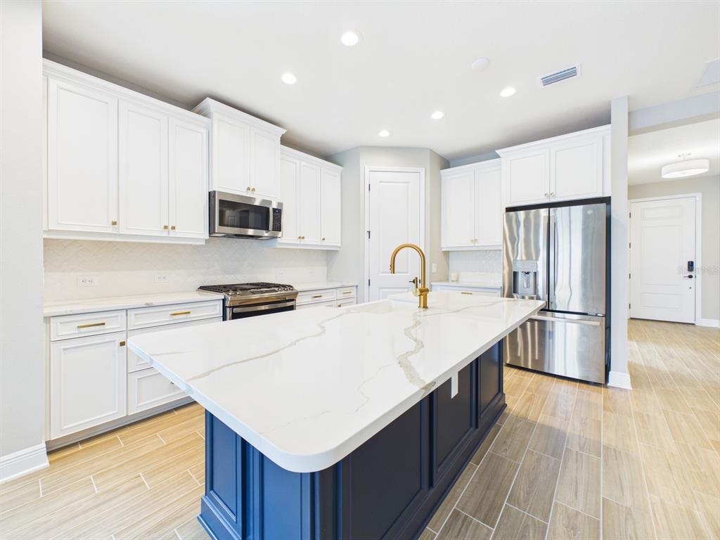 10012 LAKE WALES CIRCLE
