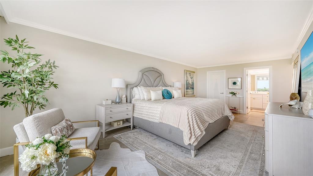 2425 GULF OF MEXICO DRIVE UNIT