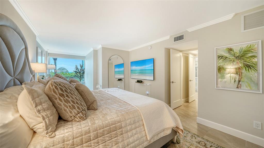 2425 GULF OF MEXICO DRIVE UNIT