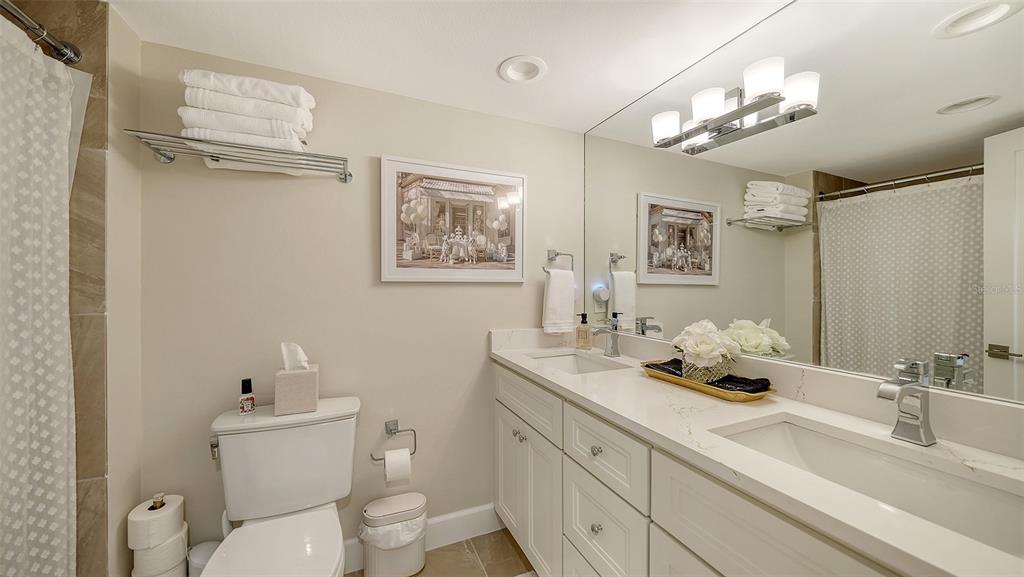 2425 GULF OF MEXICO DRIVE UNIT