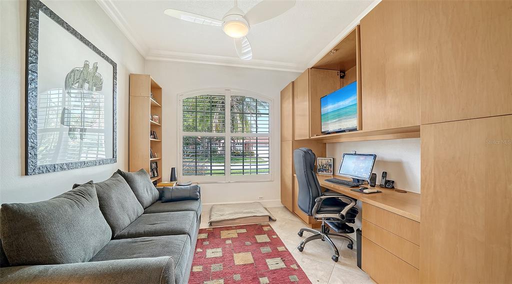 5325 ANTHONY LANE