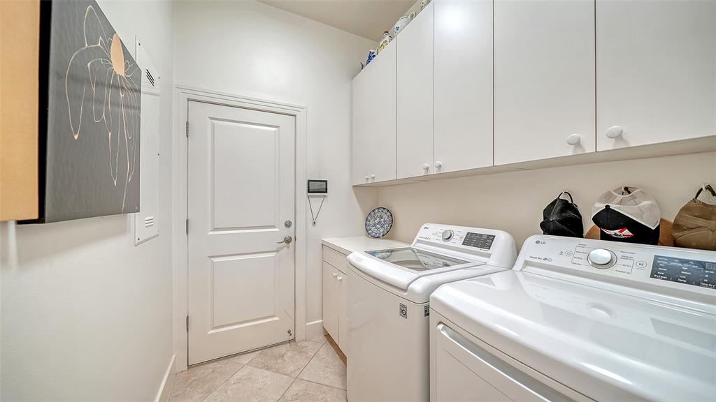 5325 ANTHONY LANE