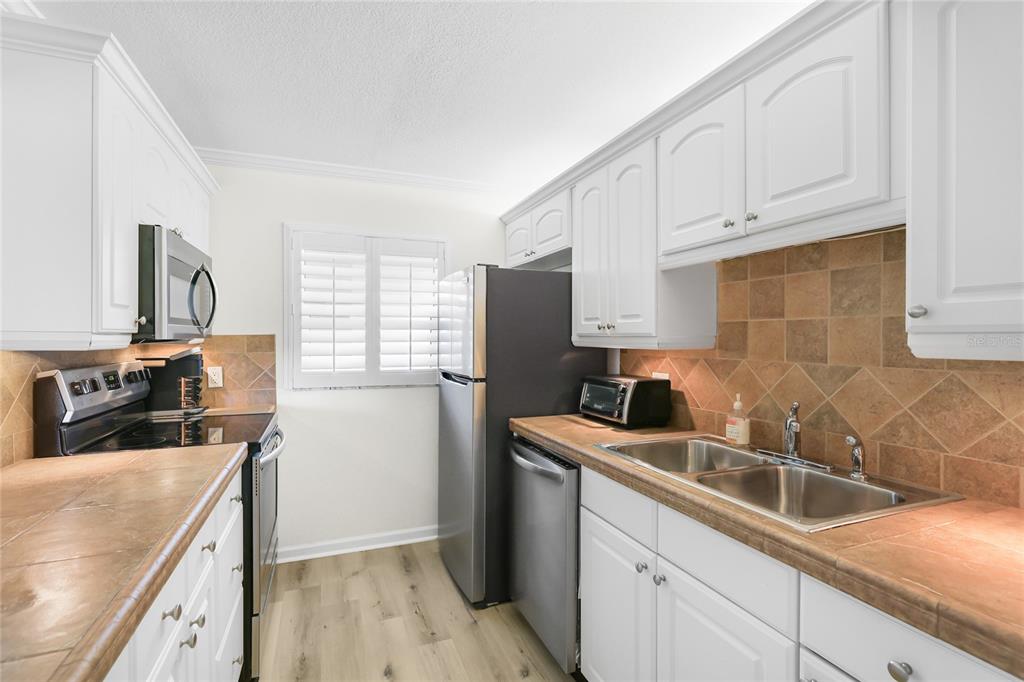 3240 GULF OF MEXICO DRIVE UNIT