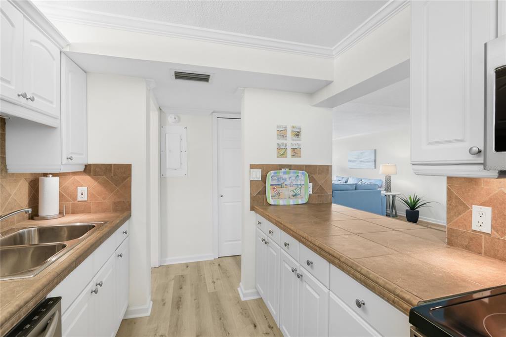 3240 GULF OF MEXICO DRIVE UNIT