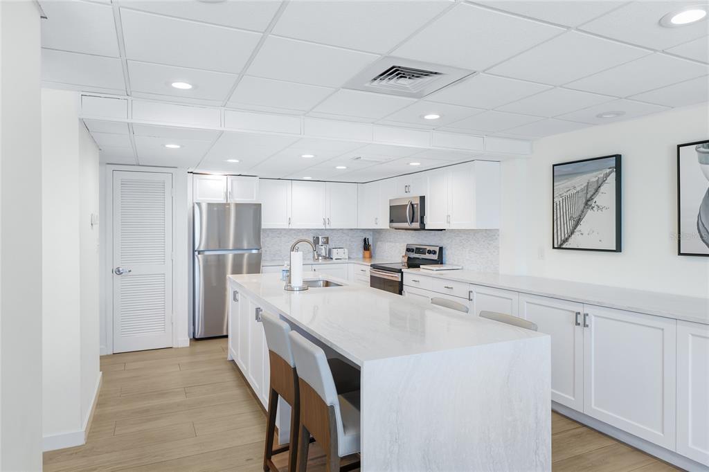 3240 GULF OF MEXICO DRIVE UNIT