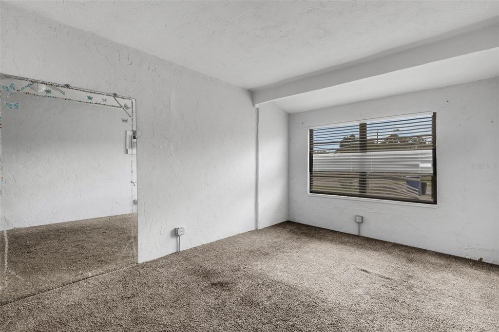 2522 STRATFORD DRIVE