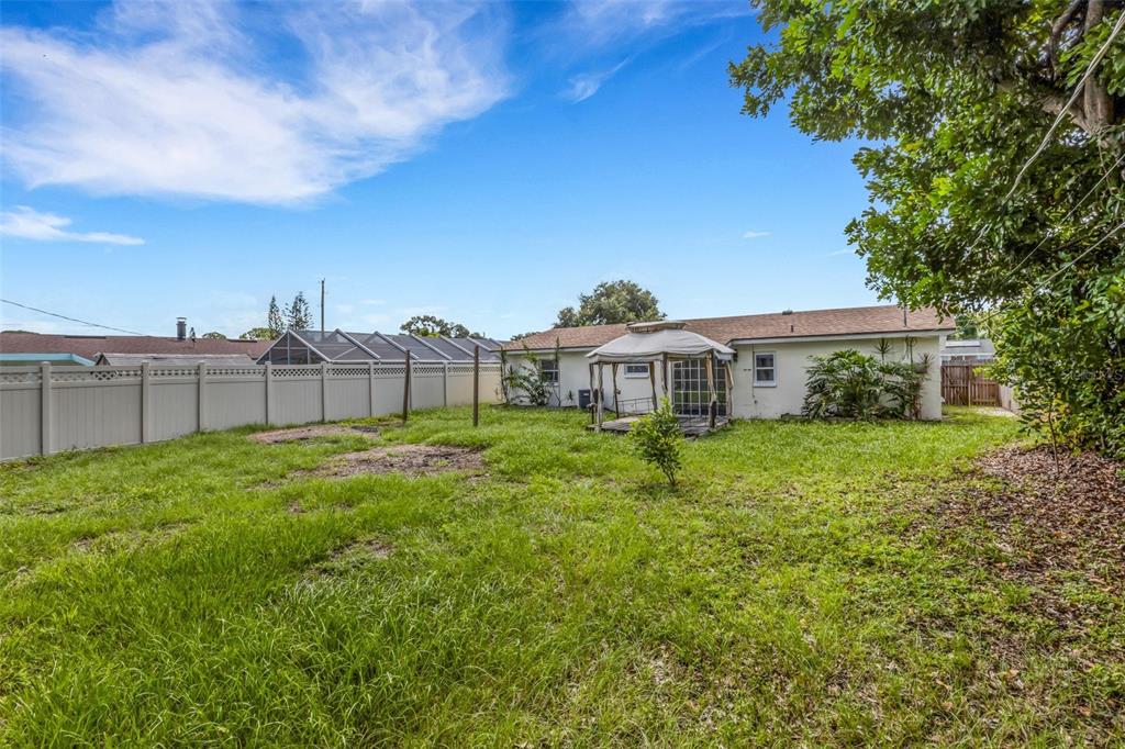 2522 STRATFORD DRIVE