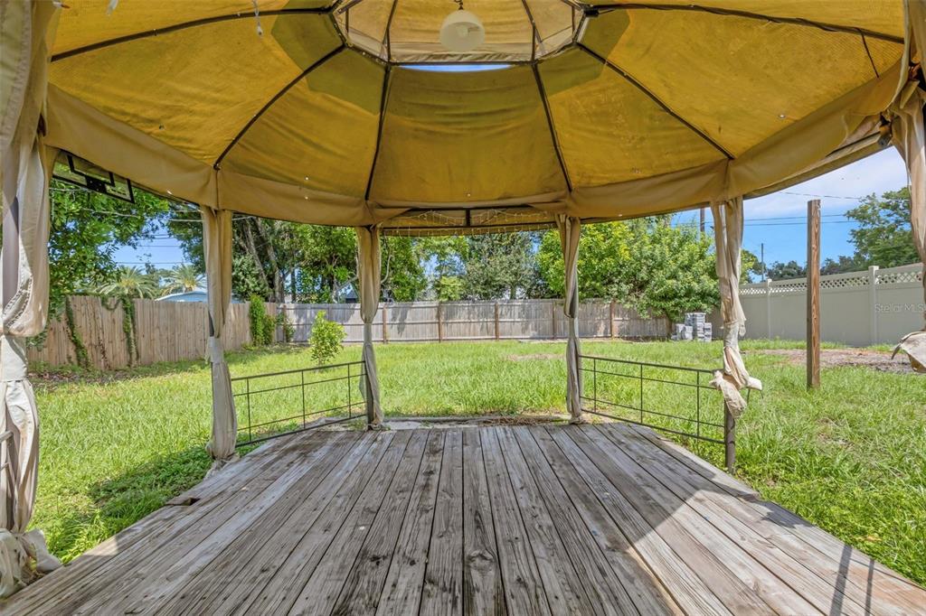 2522 STRATFORD DRIVE