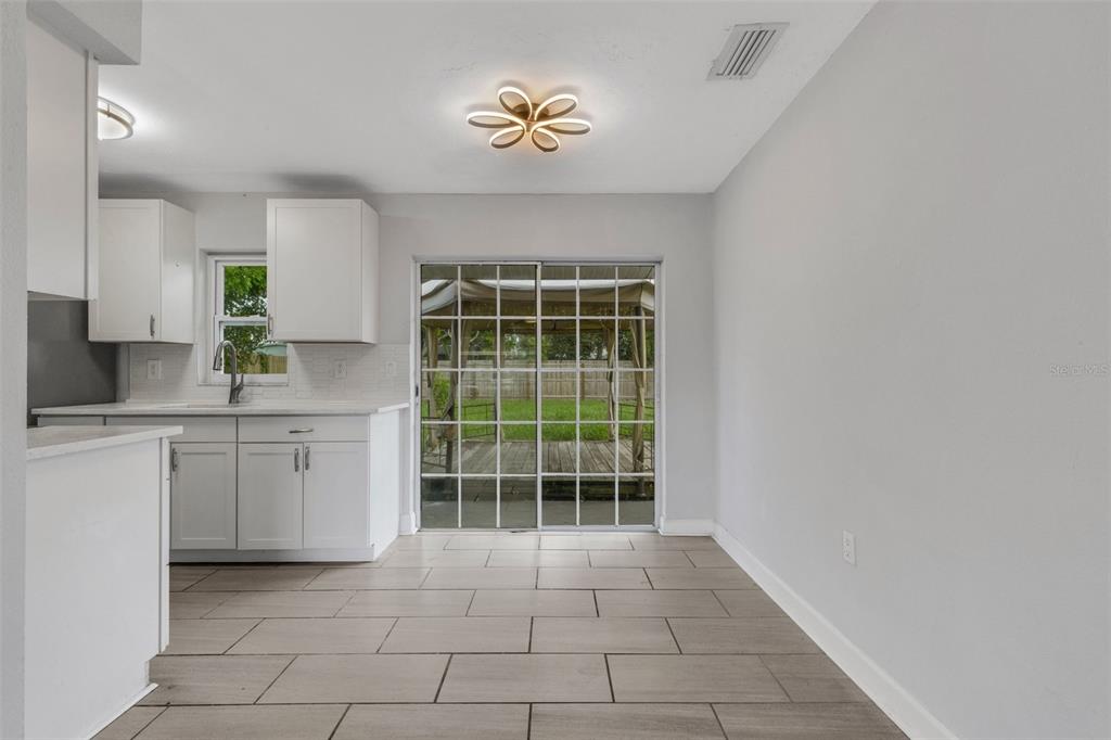 2522 STRATFORD DRIVE
