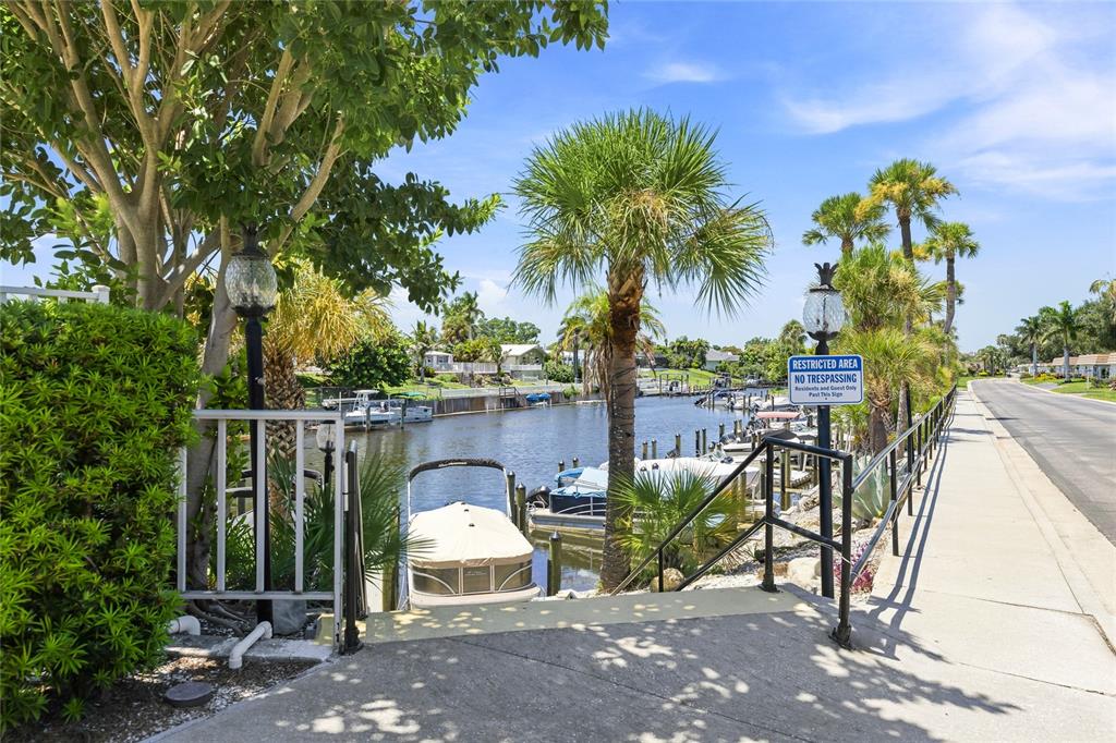 2327 WATERBLUFF PLACE UNIT V31