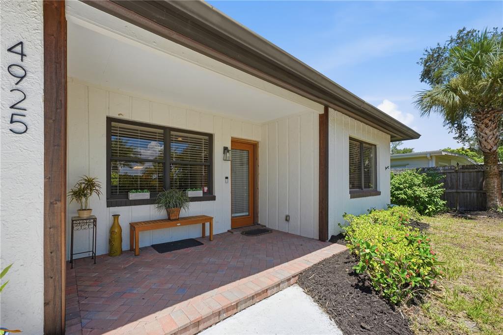 4925 REMINGTON DRIVE