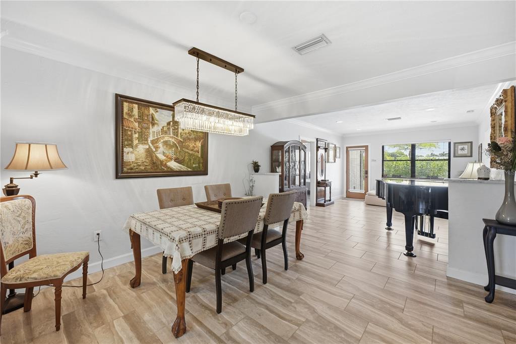 4925 REMINGTON DRIVE