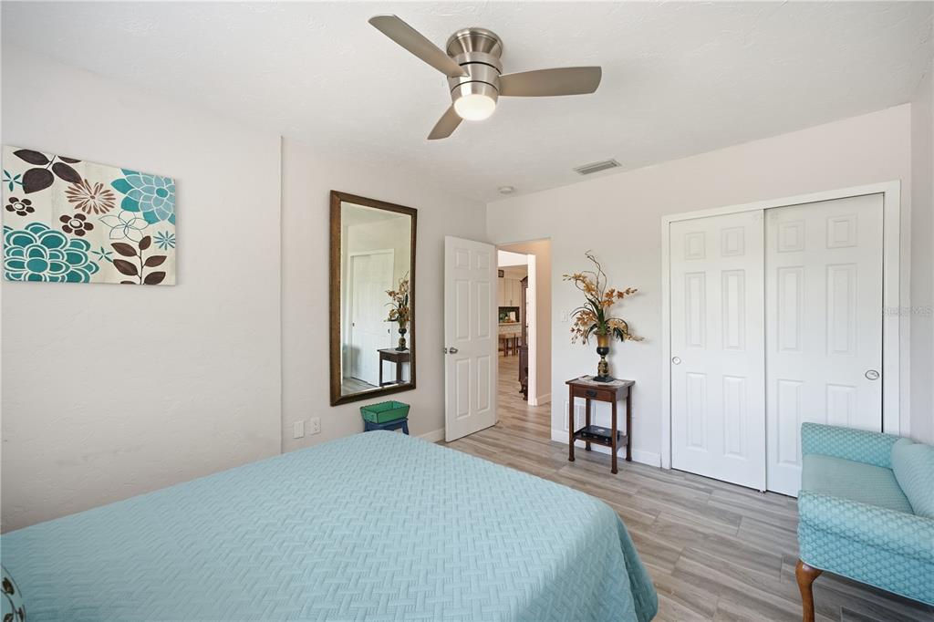 4925 REMINGTON DRIVE