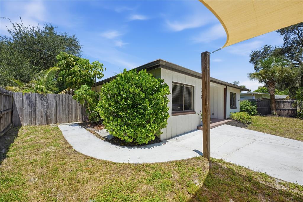 4925 REMINGTON DRIVE