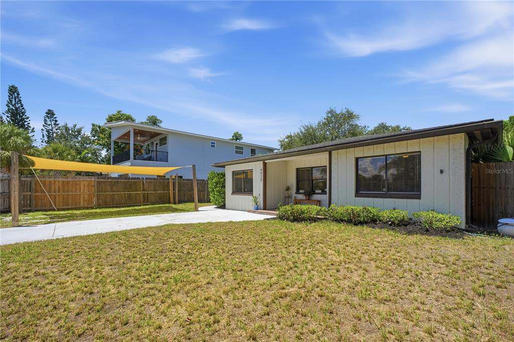 4925 REMINGTON DRIVE