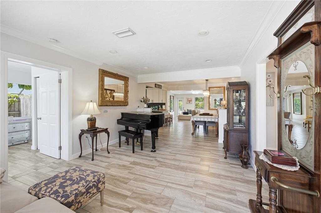 4925 REMINGTON DRIVE