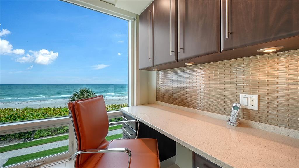 2425 GULF OF MEXICO DRIVE UNIT