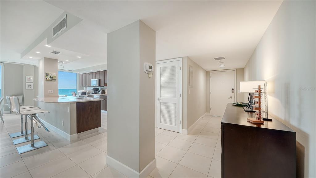 2425 GULF OF MEXICO DRIVE UNIT