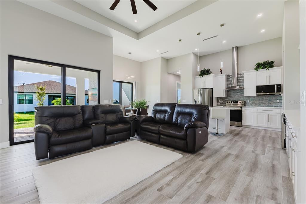 4126 NW 39TH STREET gallery image #10