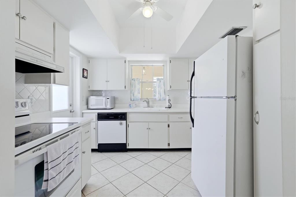 5887 TIDEWOOD AVENUE UNIT 2